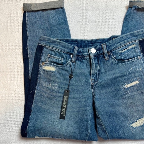 BLANKNyc Crop Boyfriend Distressed Jeans - Picture 3 of 8